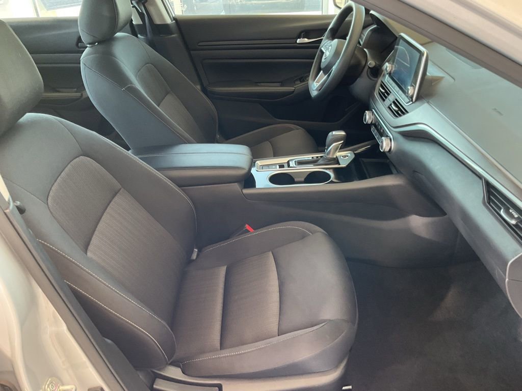 Used 2024 Nissan Altima 2.5 SV AWD/4WD image 18