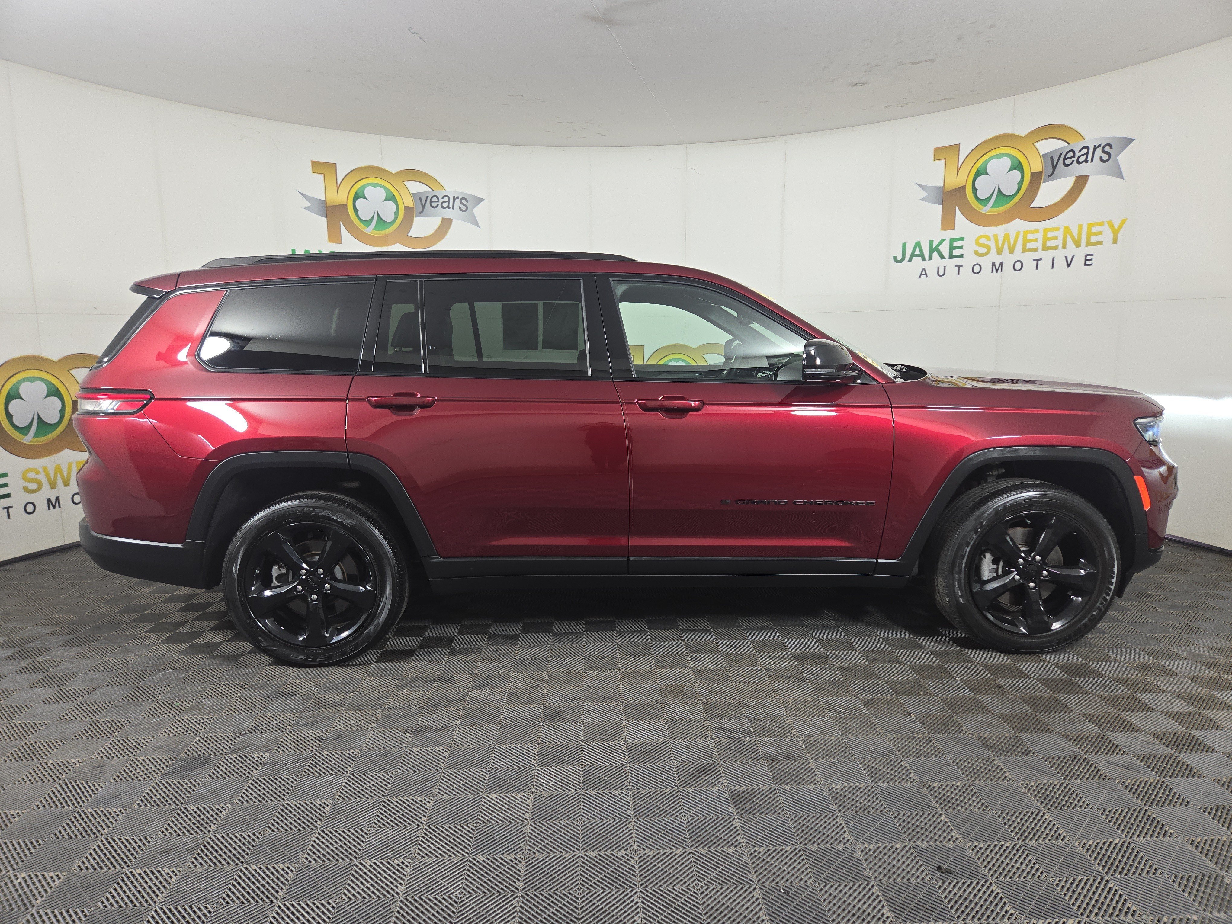 Used 2023 Jeep Grand Cherokee L Laredo AWD/4WD image 10