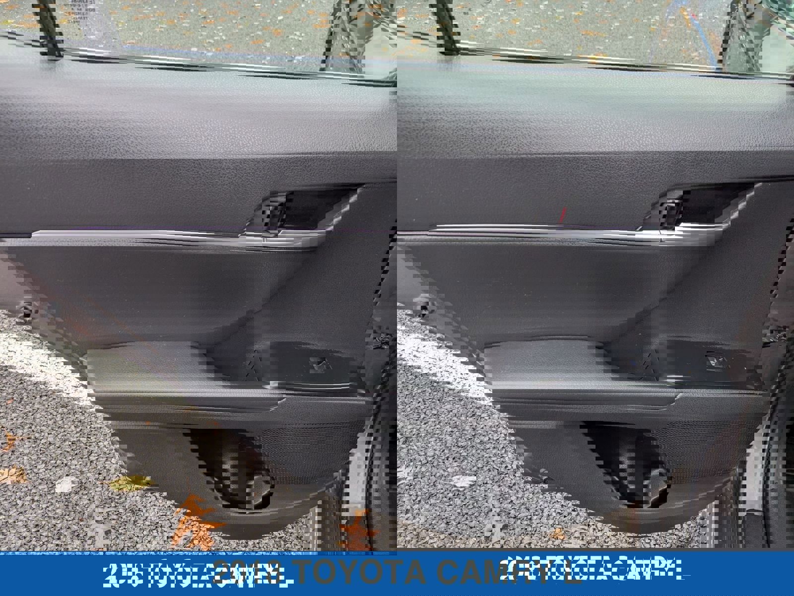 Used 2018 Toyota Camry SE w/ Moonroof Package image 28