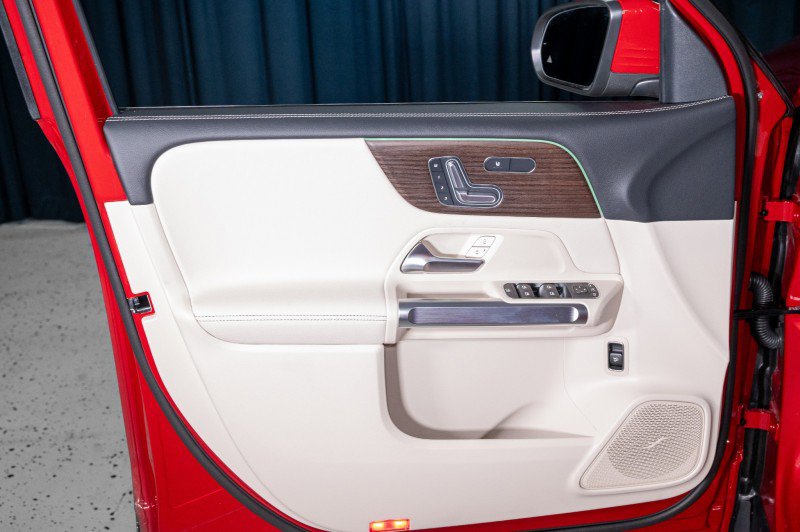 Certified 2026 Mercedes-Benz GLB 250 250 SUV image 11