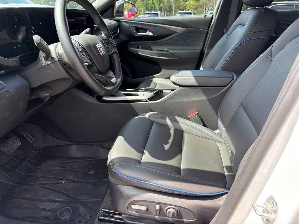 Used 2025 Buick Envista Sport Touring w/ Convenience I Package FWD image 12