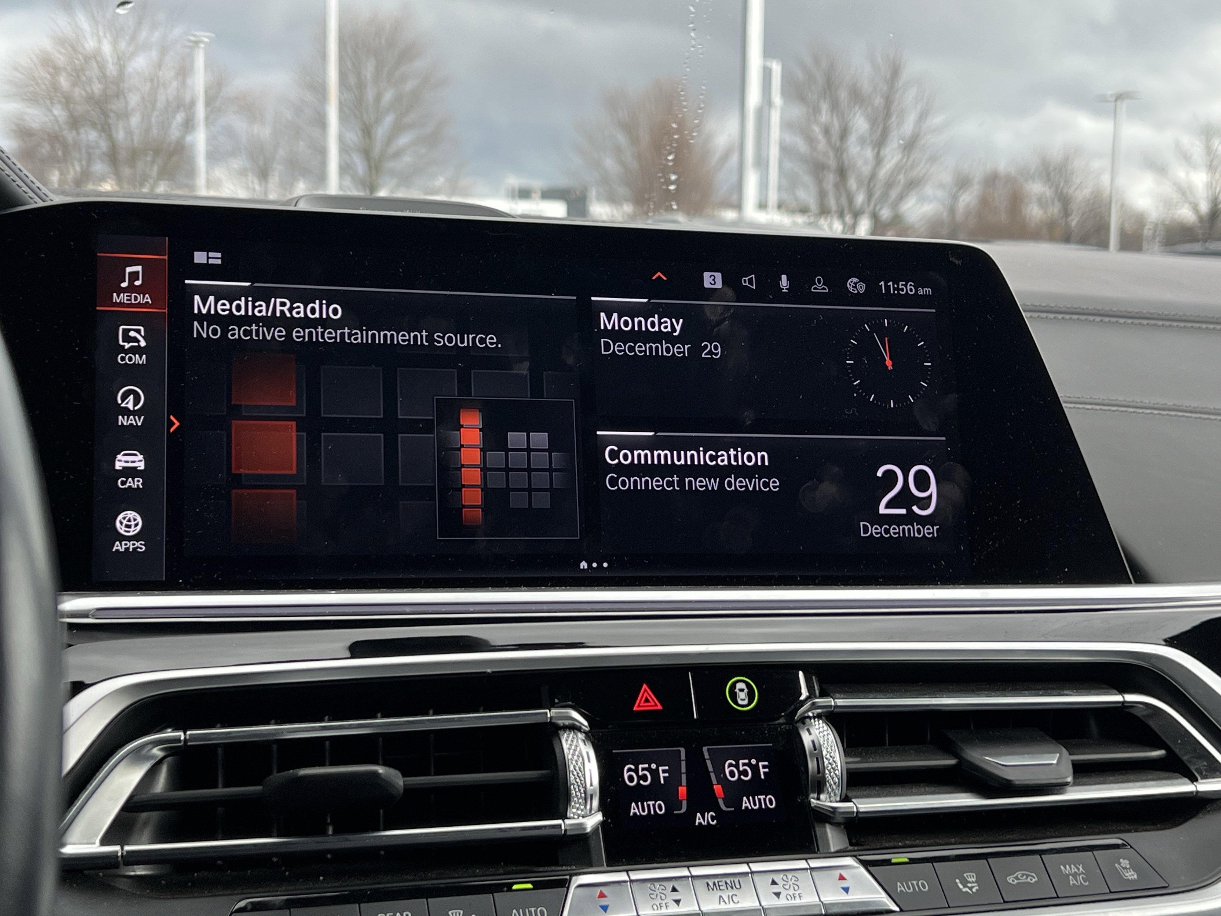 Used 2021 BMW X7 M50i w/ Dynamic Handling Package image 25