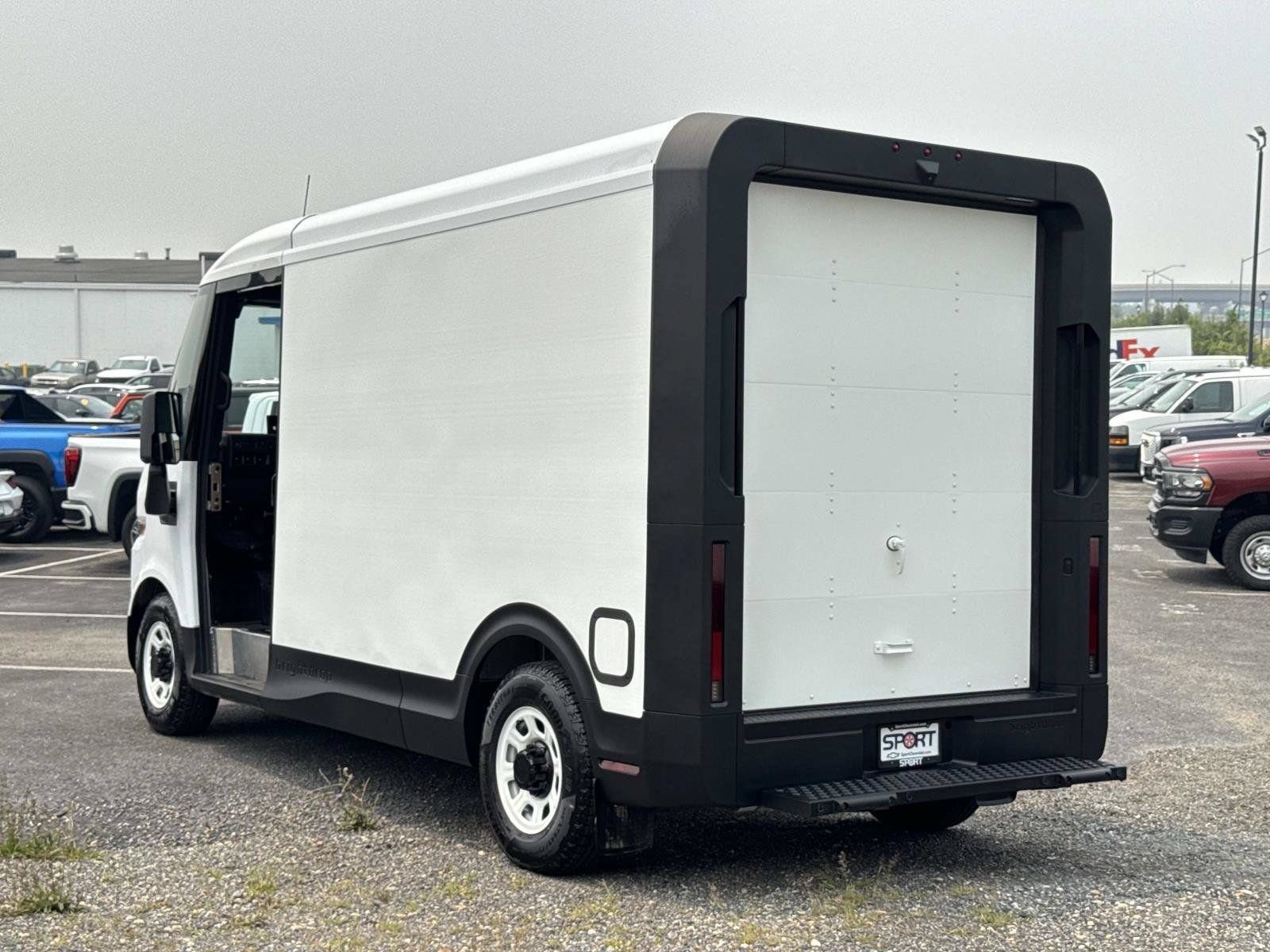 Used 2024 Chevrolet Brightdrop 400 w/ Commercial Equipment Package AWD/4WD image 28