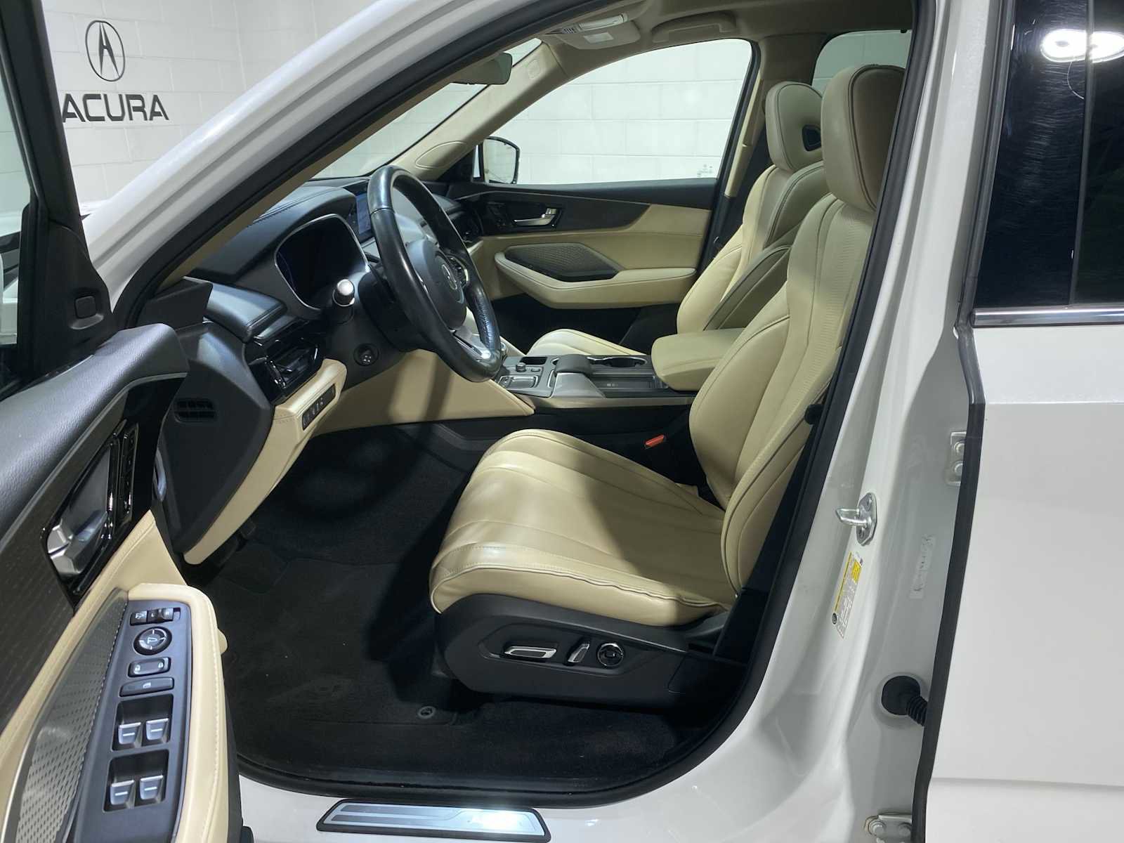 Certified 2023 Acura MDX SH-AWD w/ Advance Package image 2