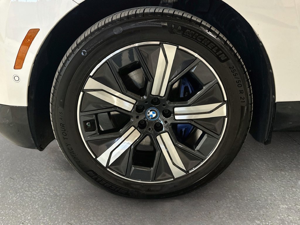 Certified 2024 BMW iX xDrive50 w/ Sport Package AWD/4WD image 32