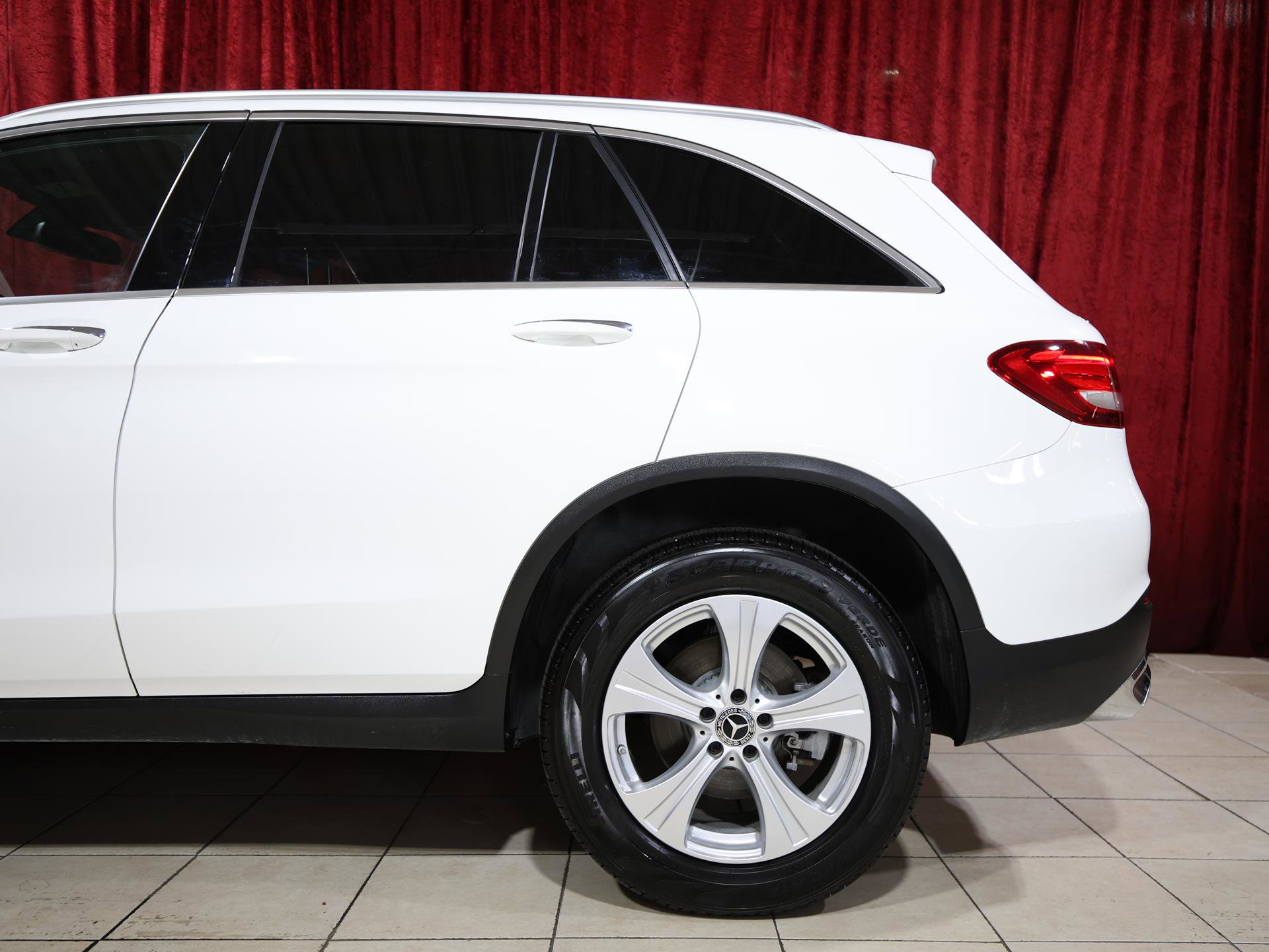 Used 2018 Mercedes-Benz GLC 300 4MATIC image 6