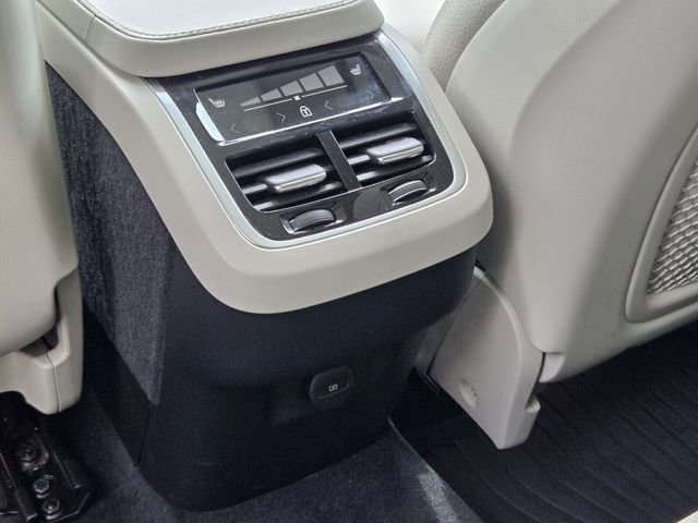 Certified 2023 Volvo XC90 B6 Plus AWD/4WD image 15