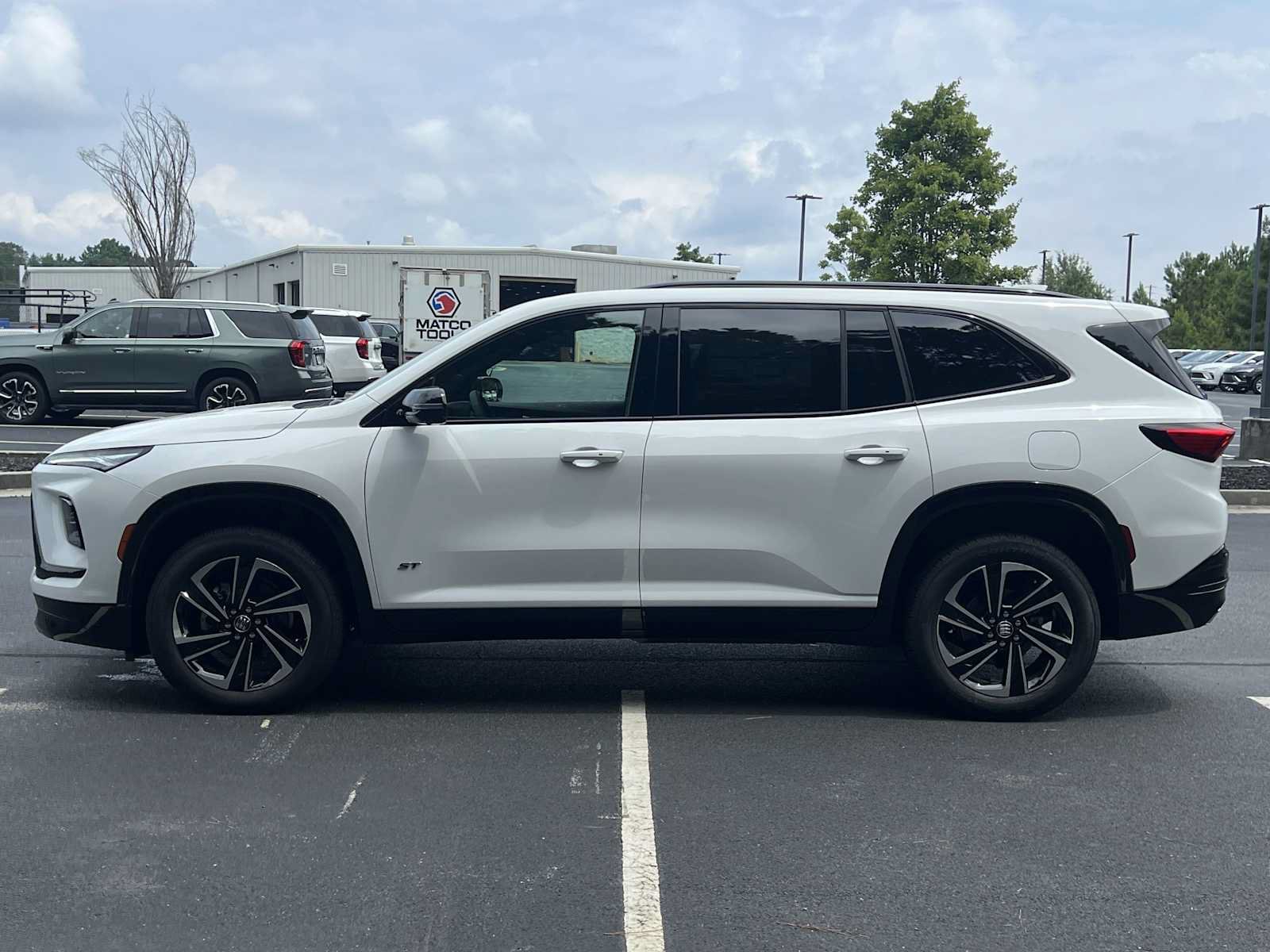 New 2026 Buick Enclave Sport Touring w/ Power Package FWD image 27