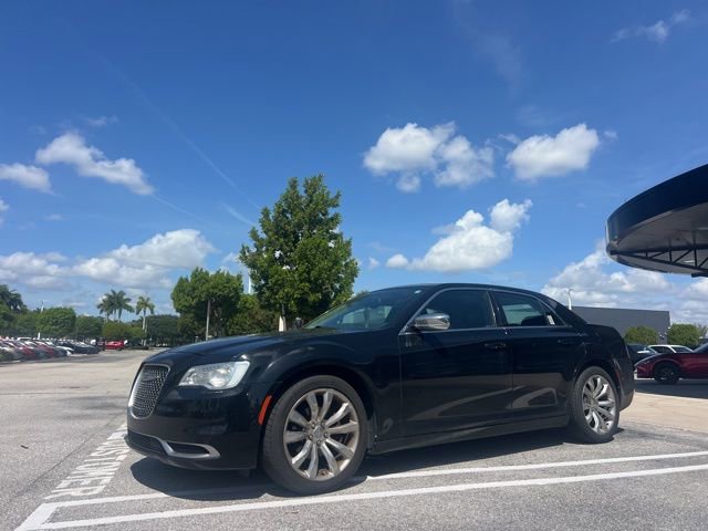 Used 2019 Chrysler 300 Touring w/ Chrome Appearance Package RWD image 12