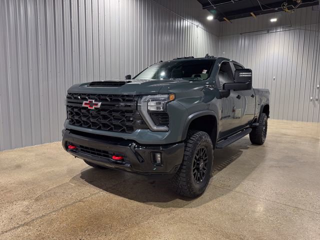 Used 2025 Chevrolet Silverado 2500 ZR2 w/ Technology Package AWD/4WD image 1
