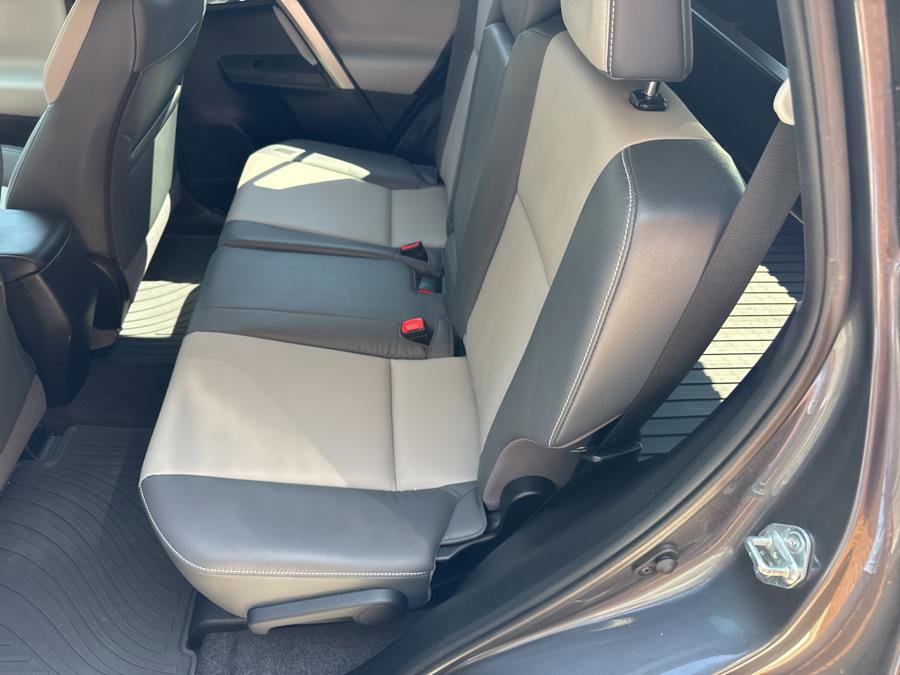 Used 2015 Toyota RAV4 Limited image 22