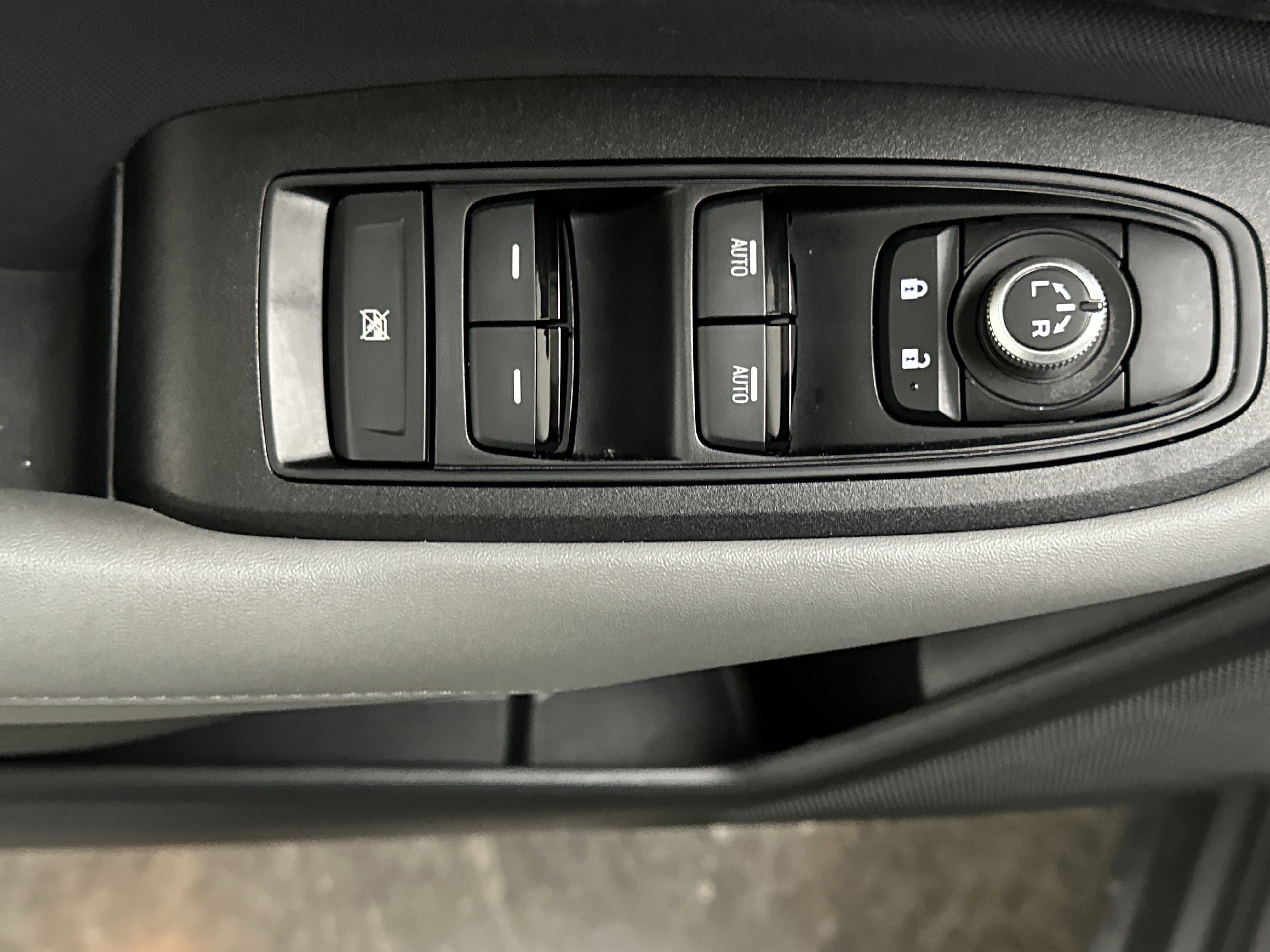 Used 2024 Subaru Outback Premium image 18