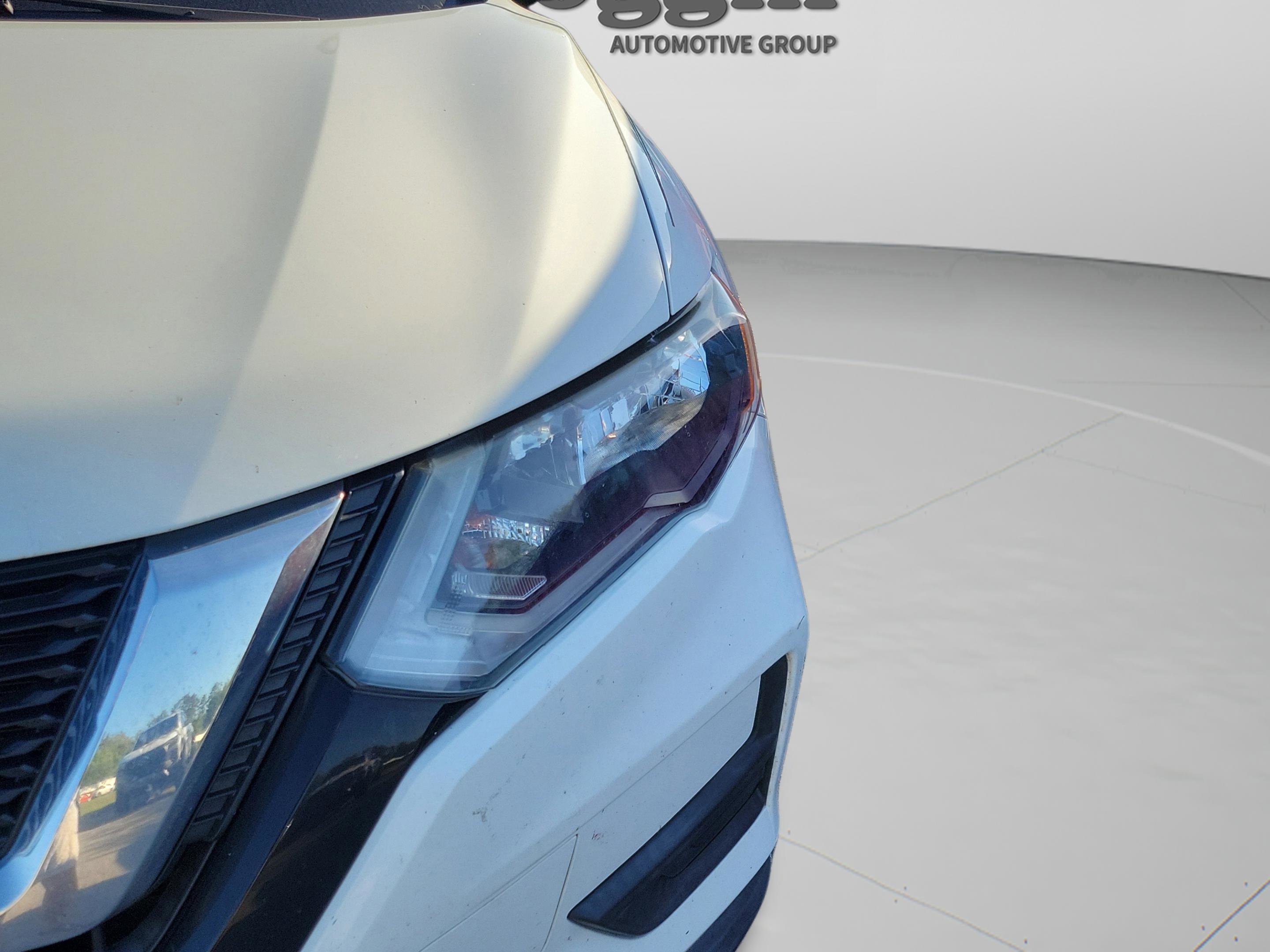 Used 2018 Nissan Rogue S FWD image 13