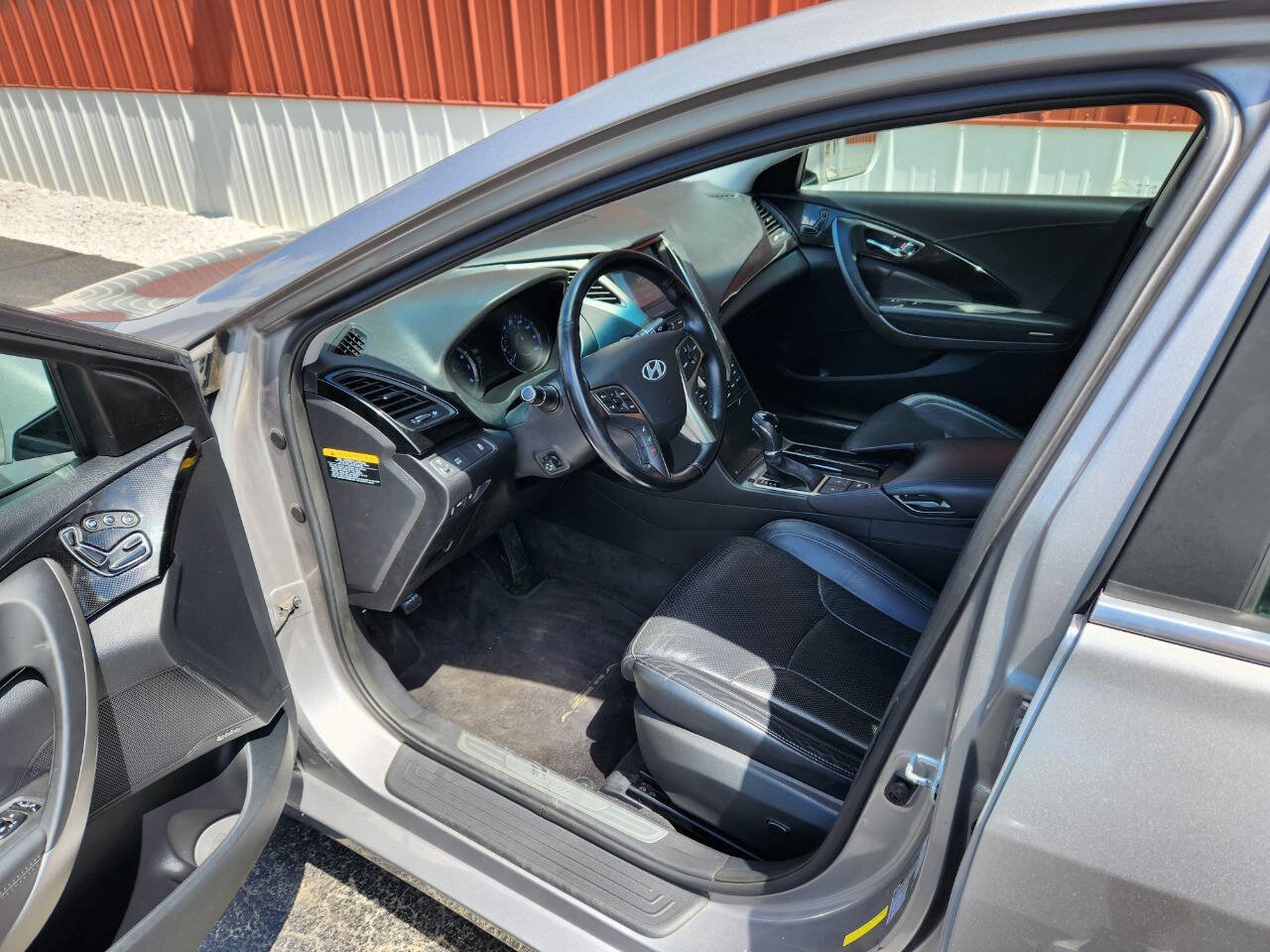 Used 2014 Hyundai Azera Limited w/ Option Group 02 FWD image 20
