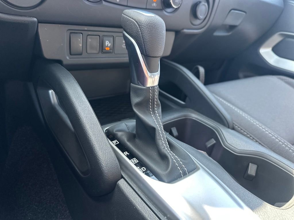 Used 2025 Nissan Frontier SV image 49