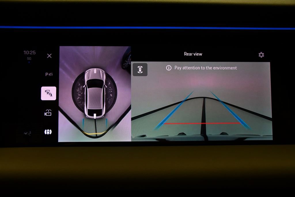 Used 2025 Porsche Macan 4S Electric image 30