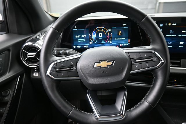 Used 2025 Chevrolet Equinox LT w/ Safety and Technology Package AWD/4WD image 8