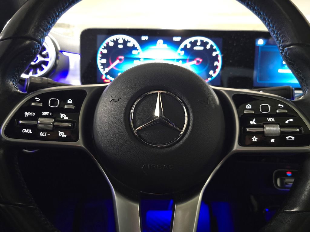 Used 2022 Mercedes-Benz CLA 250 4MATIC image 25