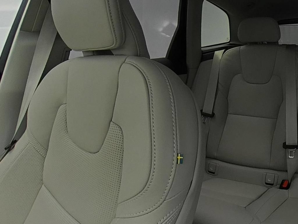 New 2026 Volvo XC60 T8 Ultra w/ Protection Package Premier AWD/4WD image 29