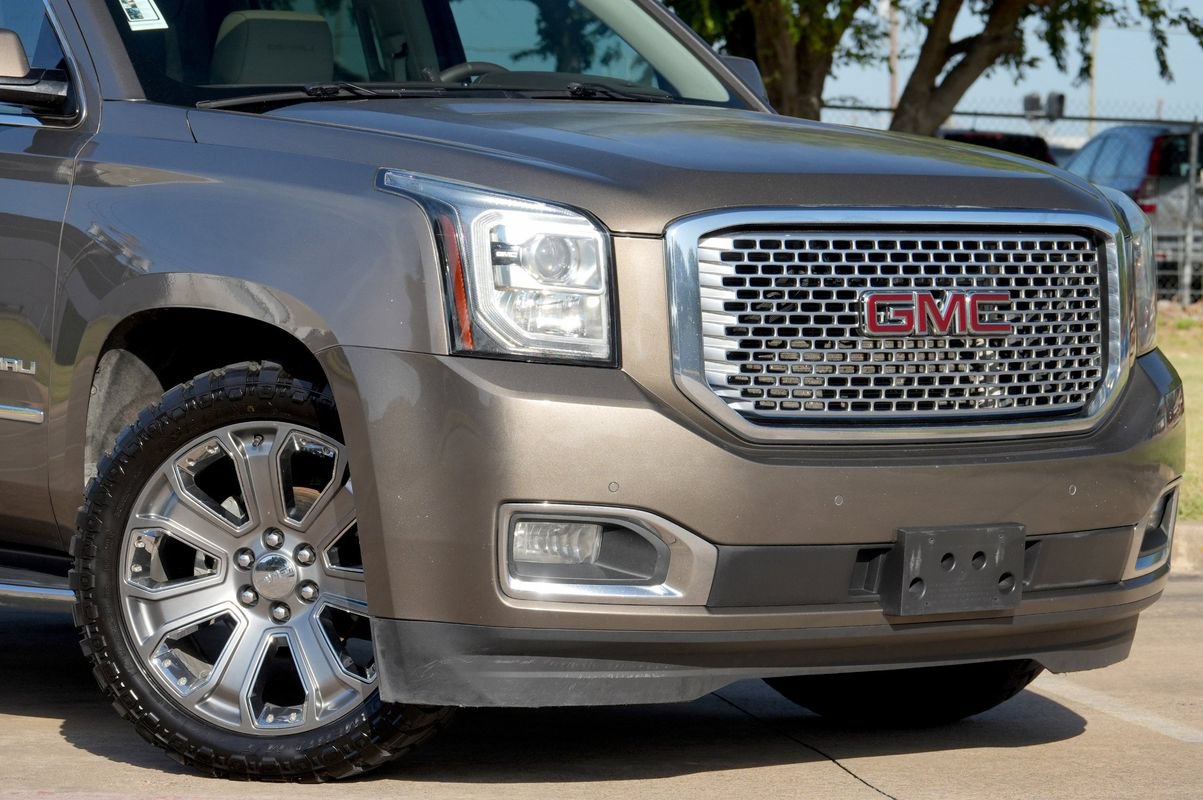 Used 2015 GMC Yukon Denali w/ Open Road Package AWD/4WD image 19