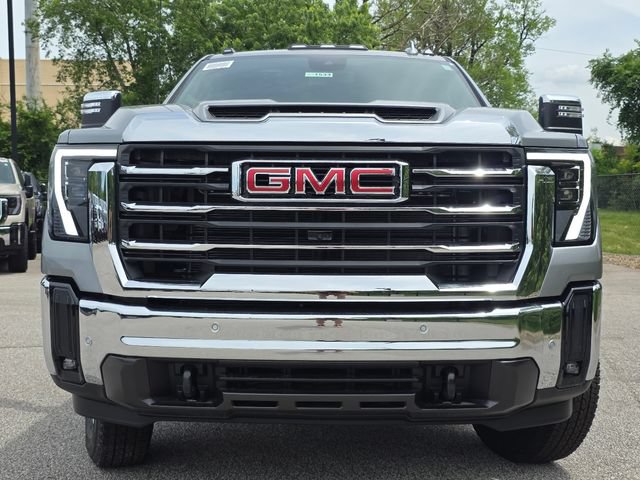 New 2026 GMC Sierra 3500 SLT w/ SLT Premium Package AWD/4WD image 11