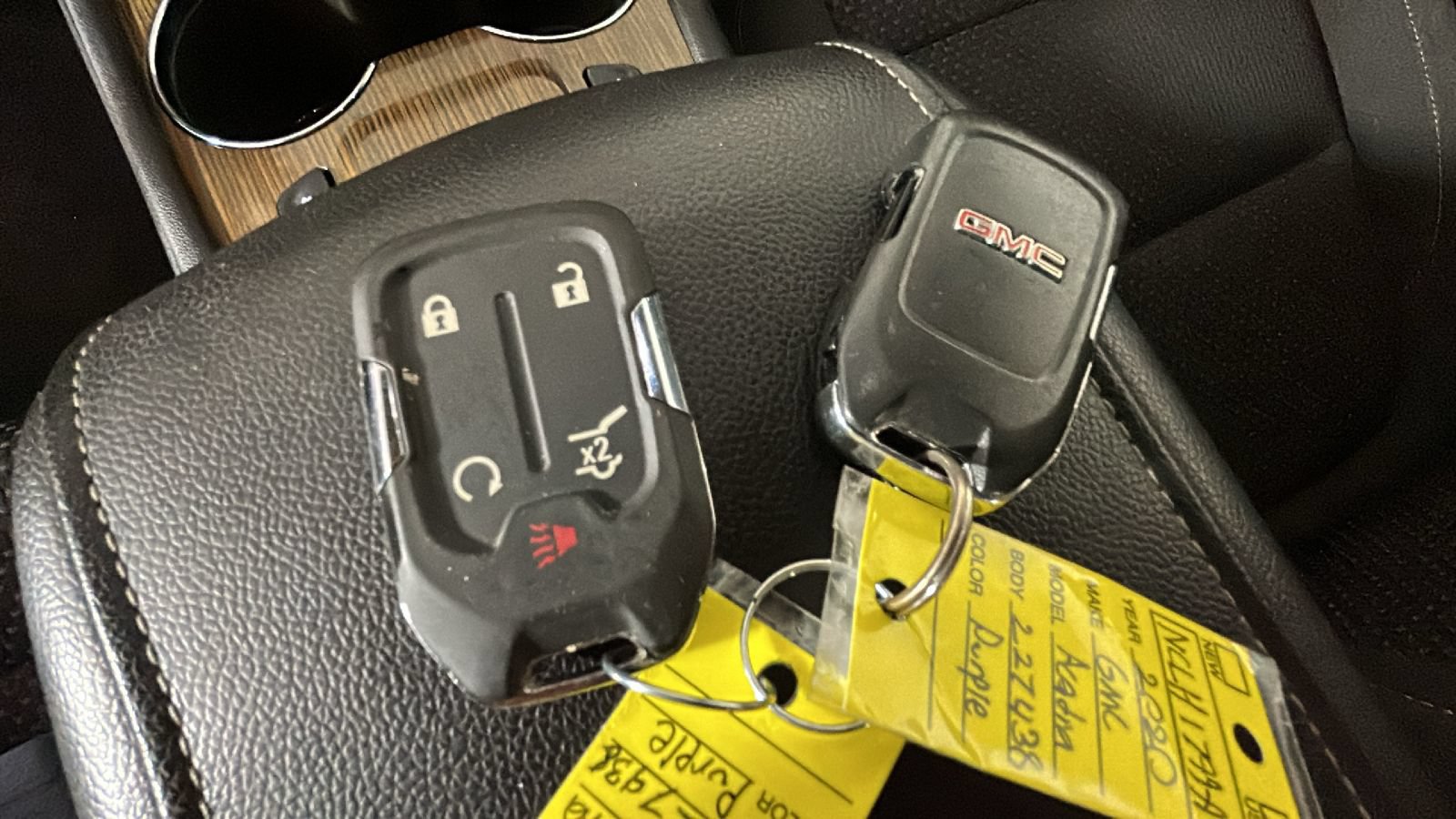 Used 2020 GMC Acadia SLE w/ Driver Convenience Package FWD image 25