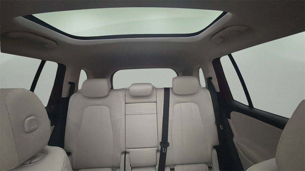 Used 2020 Mercedes-Benz GLB 250 GLB 250 w/ Premium Package image 21