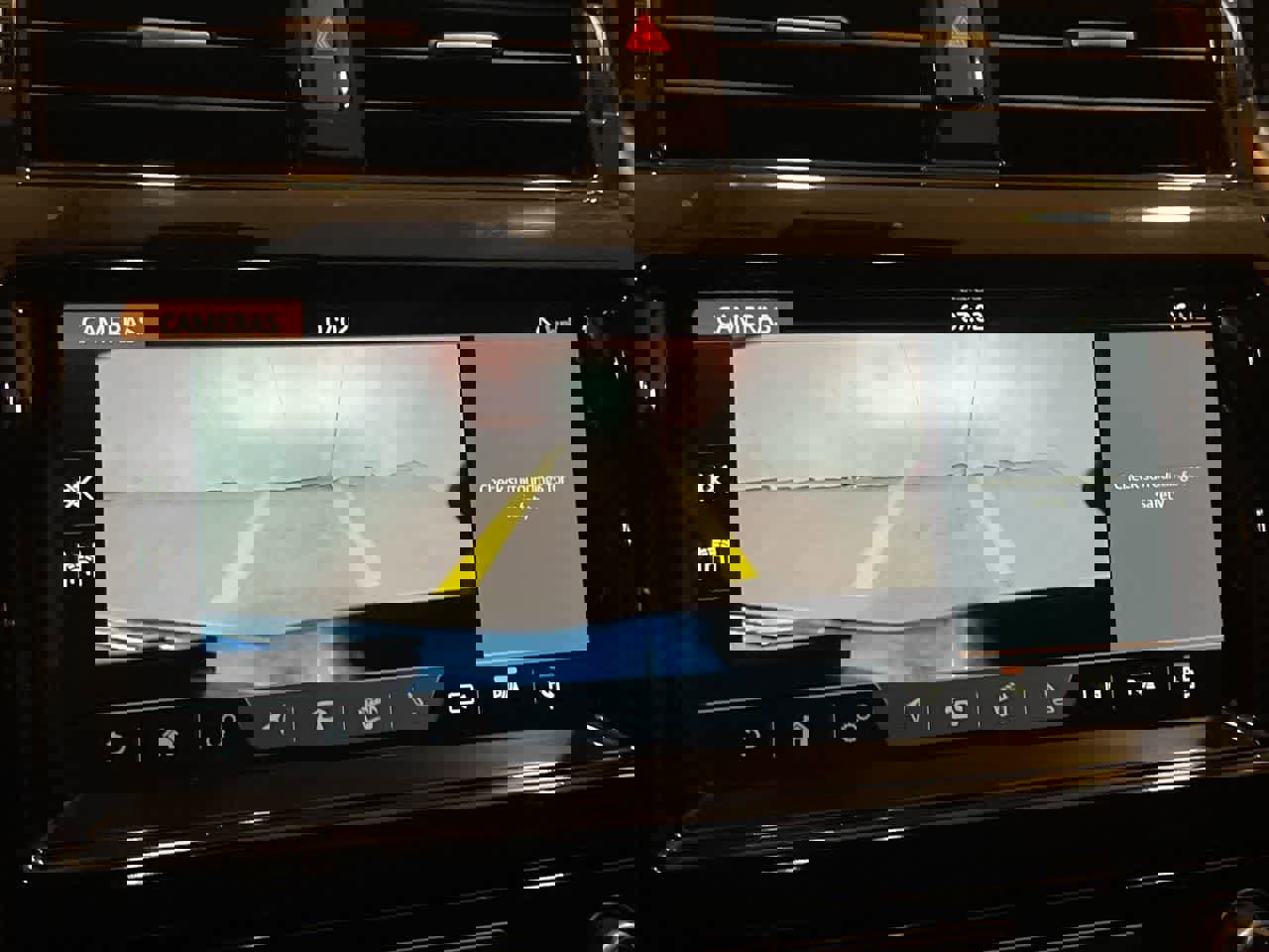 Used 2020 Land Rover Discovery HSE image 17