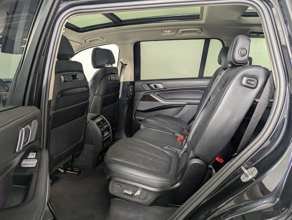 Used 2024 BMW X7 xDrive40i AWD/4WD image 24