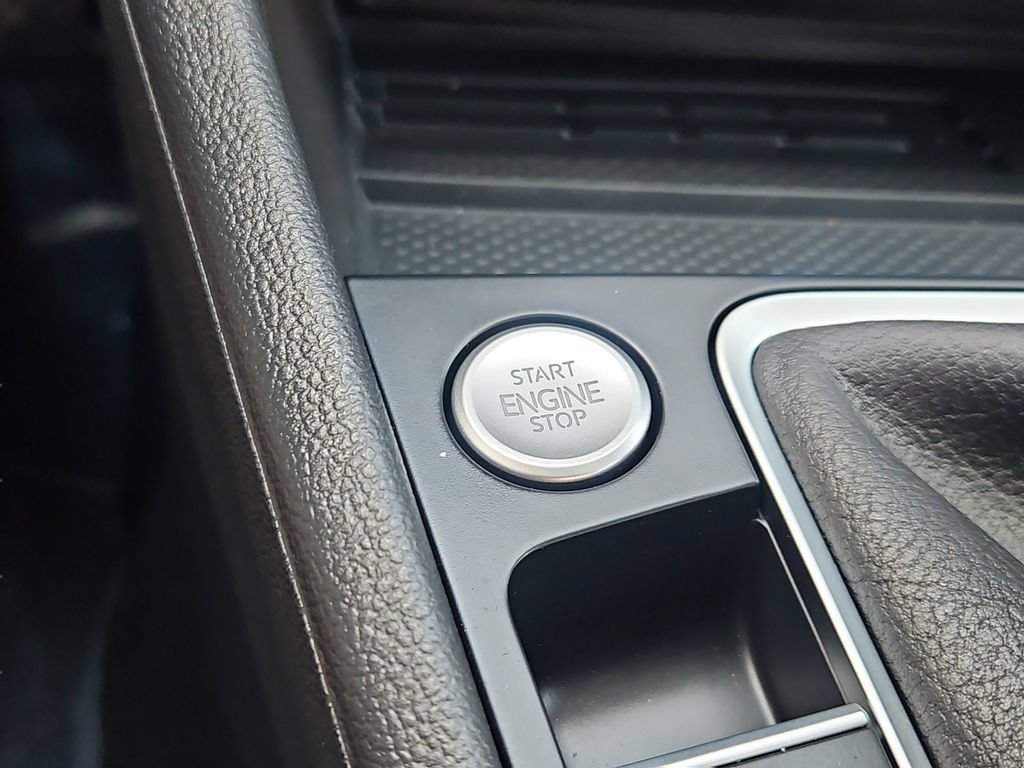 Used 2026 Volkswagen Jetta SEL FWD image 25