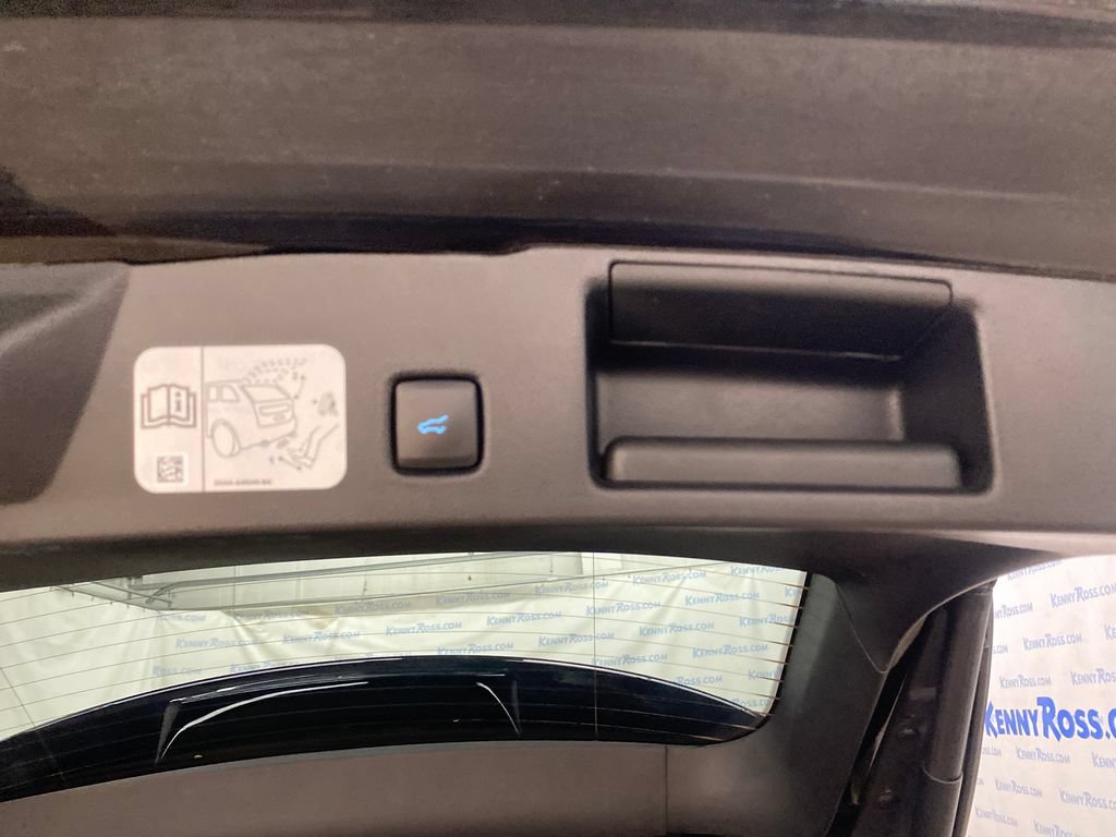 Used 2020 Ford Escape Titanium AWD/4WD image 16