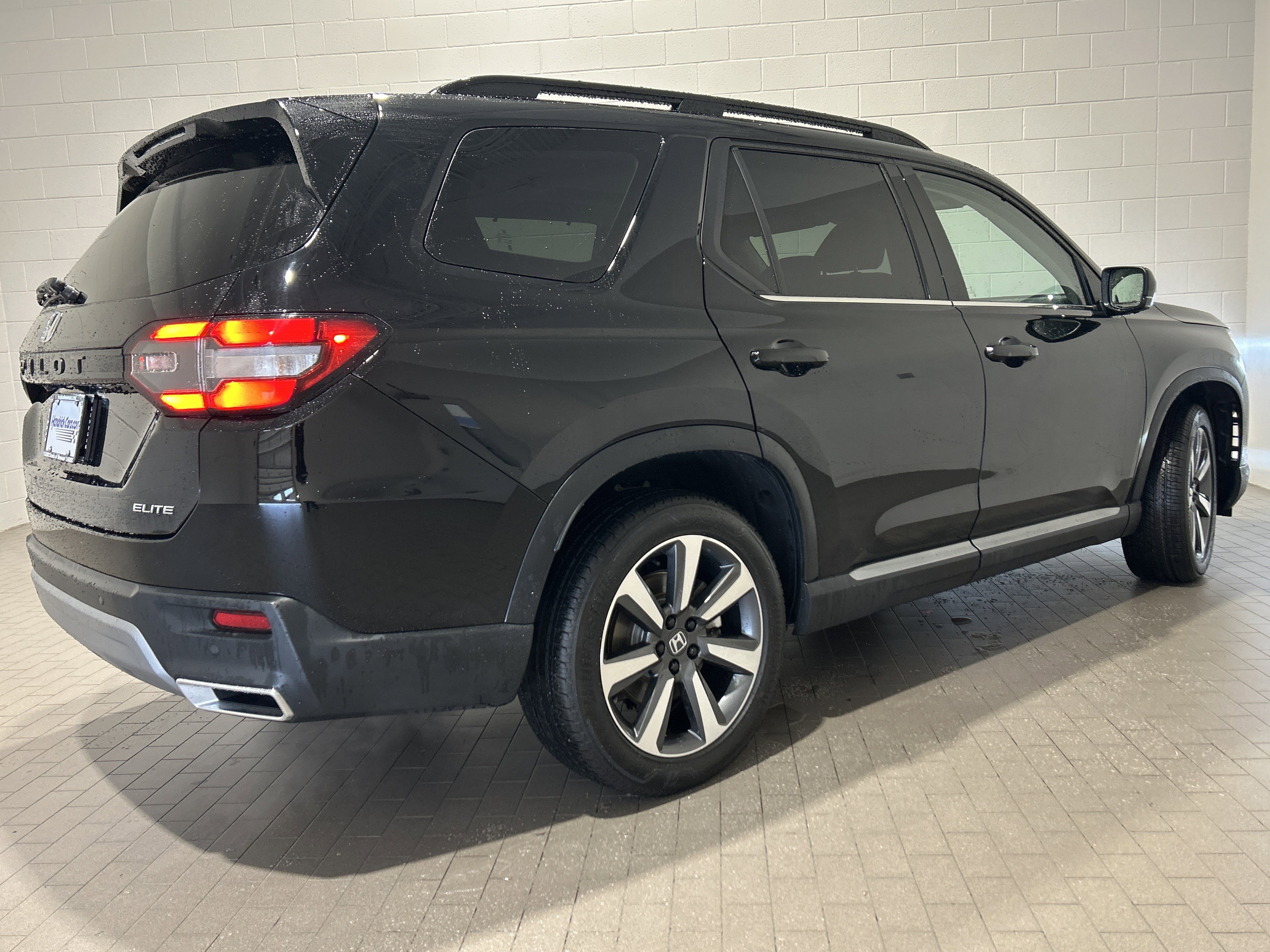 Certified 2024 Honda Pilot Elite image 9