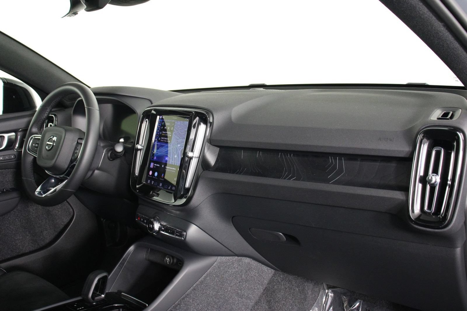 Certified 2023 Volvo C40 P8 Recharge Ultimate w/ Protection Package Premier AWD/4WD image 22