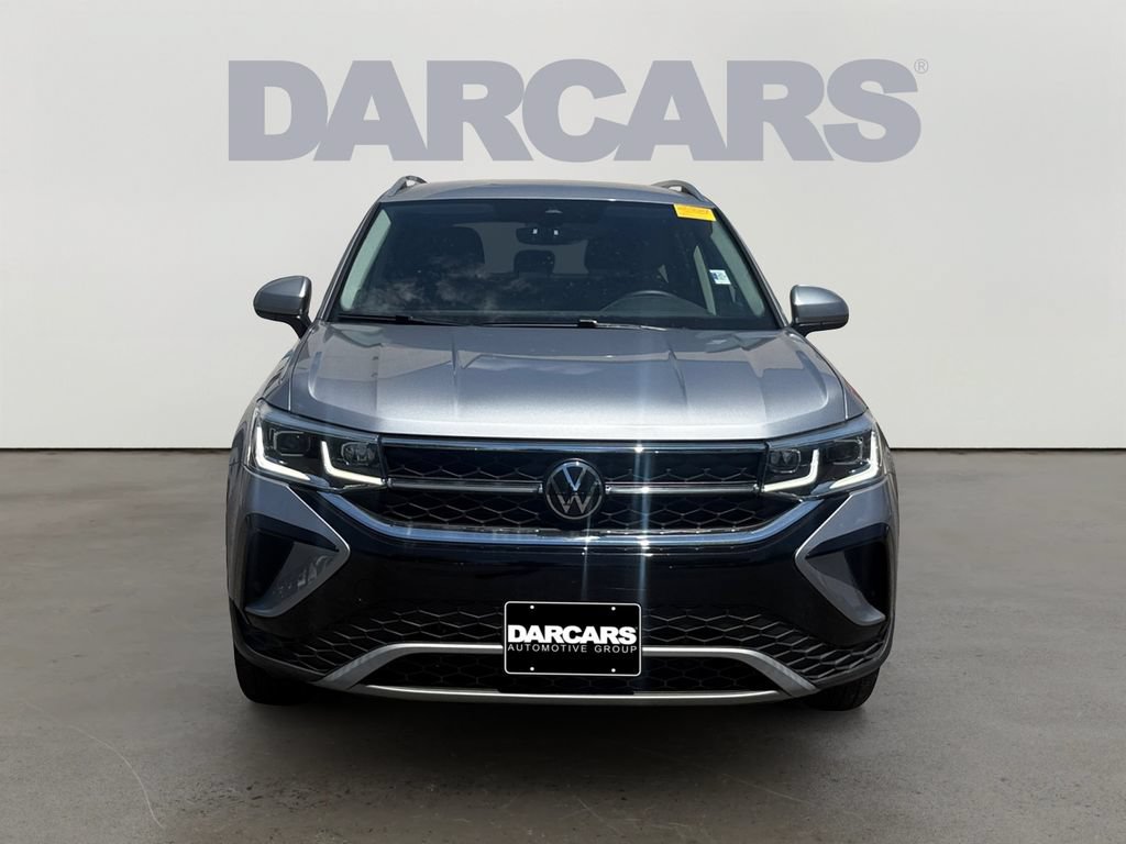 Used 2022 Volkswagen Taos SEL AWD/4WD image 2