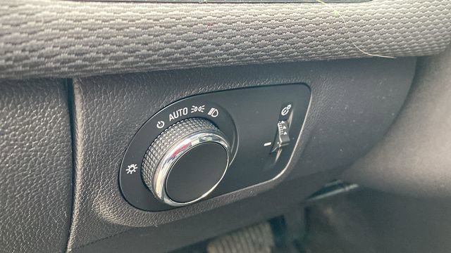 Used 2017 Chevrolet Cruze LT image 19