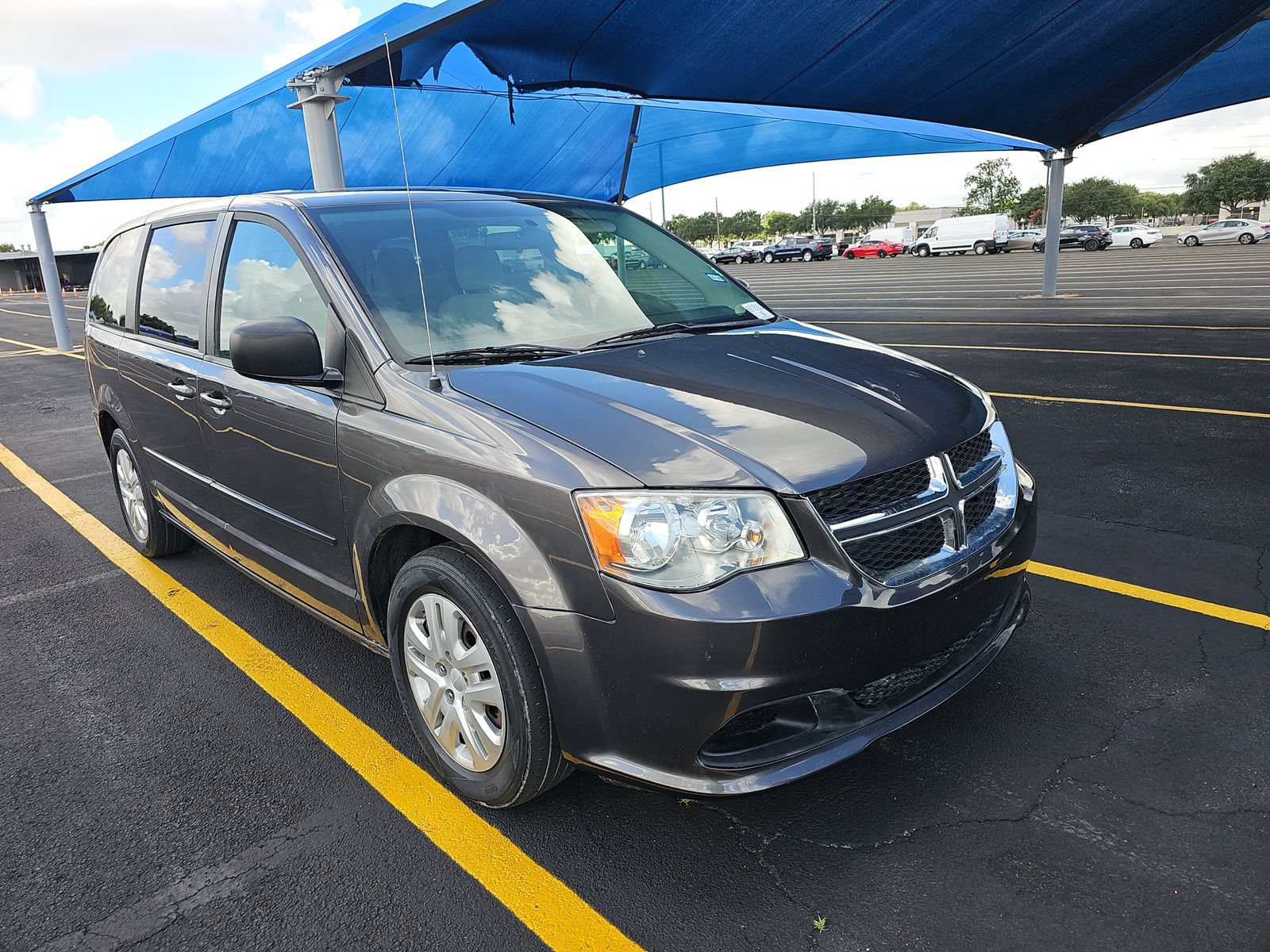 Used 2017 Dodge Grand Caravan SE w/ Power Window Group FWD image 4