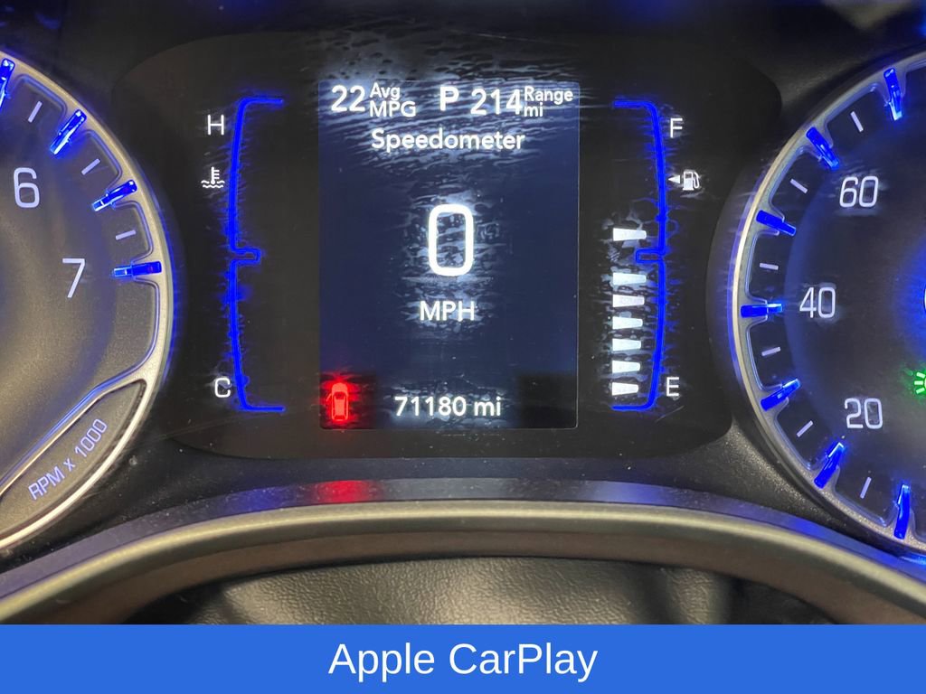 Certified 2023 Chrysler Voyager LX image 3