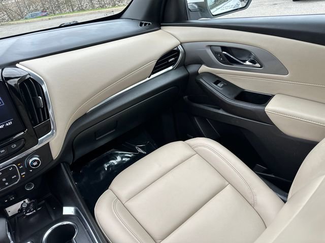Used 2023 Chevrolet Traverse LT w/ LT Premium Package AWD/4WD image 23