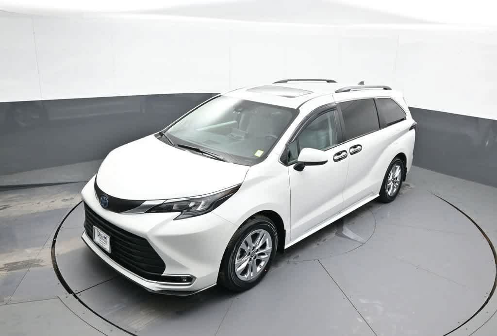 Used 2024 Toyota Sienna XLE w/ XLE Plus Package AWD/4WD image 36