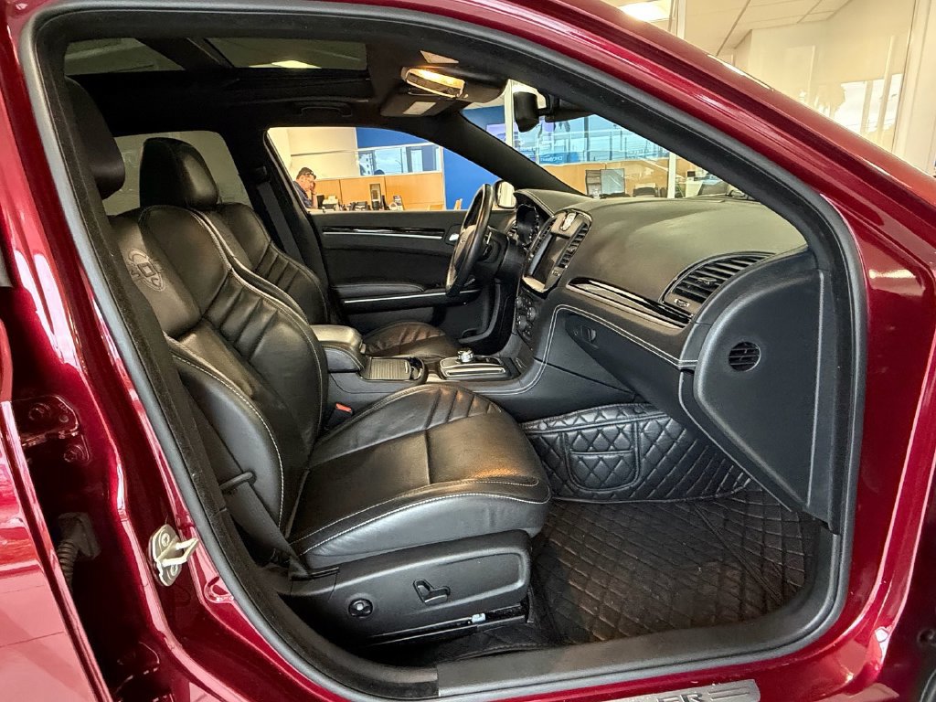 Used 2023 Chrysler 300 C RWD image 16
