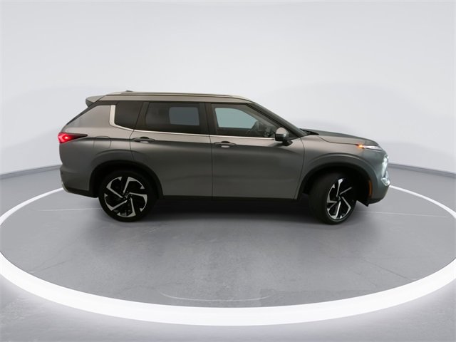 Used 2023 Mitsubishi Outlander SE image 5