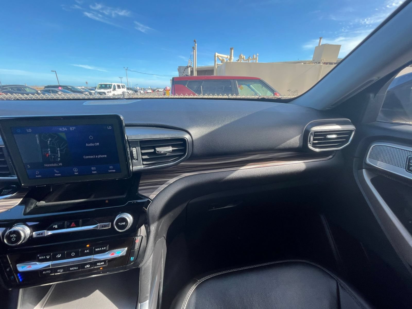 Used 2024 Ford Explorer Limited AWD/4WD image 35