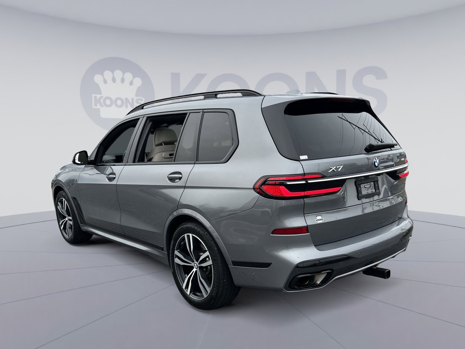 Used 2023 BMW X7 xDrive40i w/ M Sport Package image 4