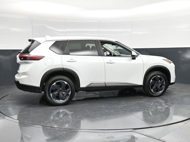 Used 2025 Nissan Rogue SV AWD/4WD image 14