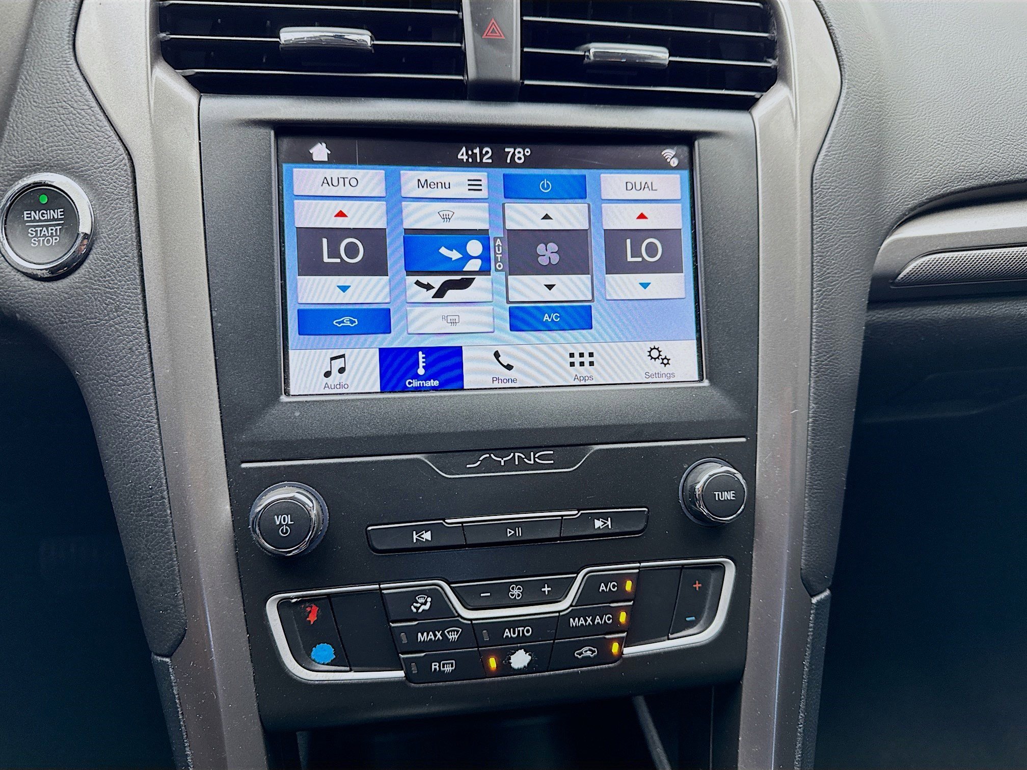 Used 2019 Ford Fusion SE image 12