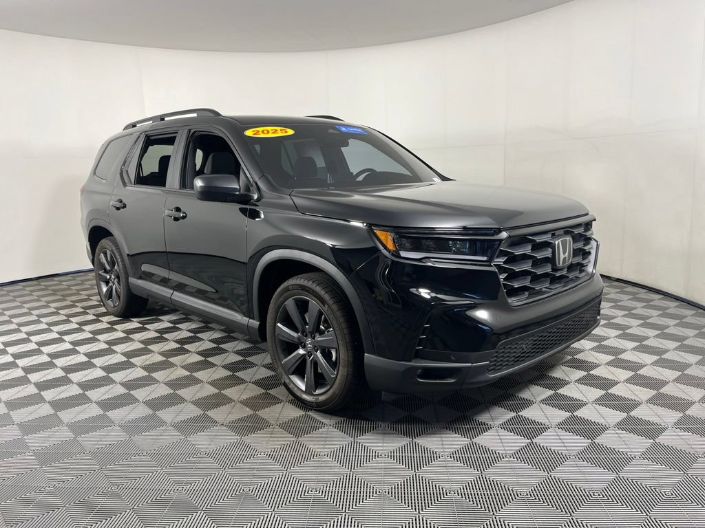 Certified 2025 Honda Pilot Sport image 6