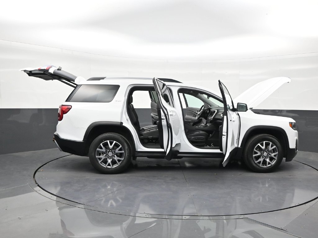 Used 2023 GMC Acadia SLT w/ Technology Package FWD image 29