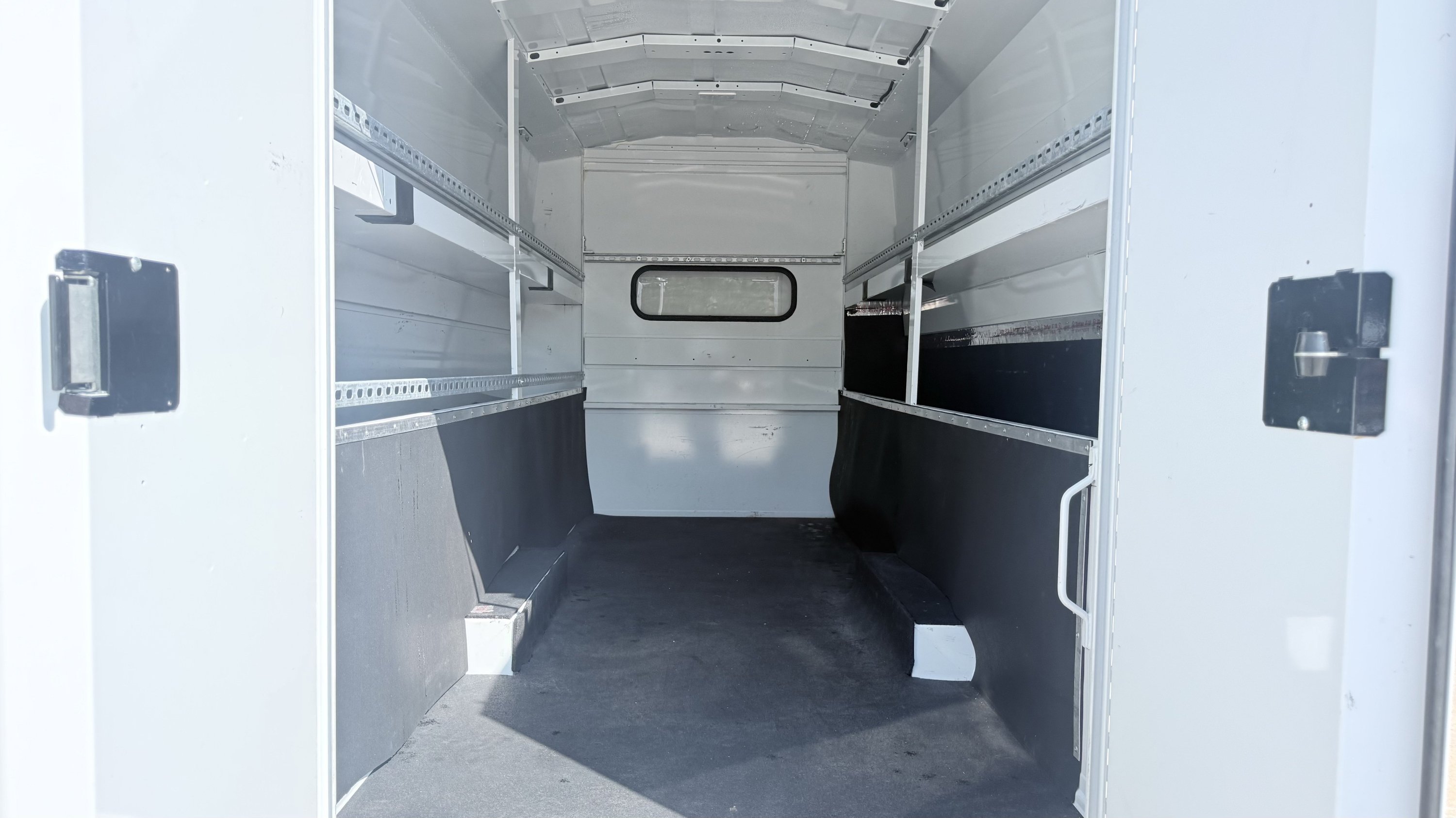 Used 2020 Mercedes-Benz Sprinter 3500 w/ Premium Package image 3