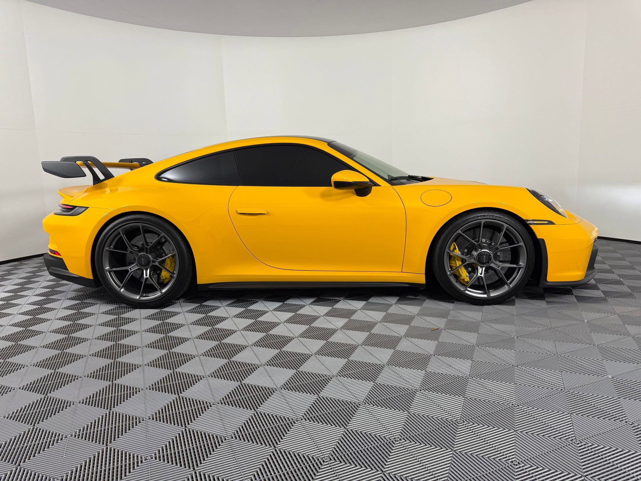 Used 2022 Porsche 911 GT3 image 8