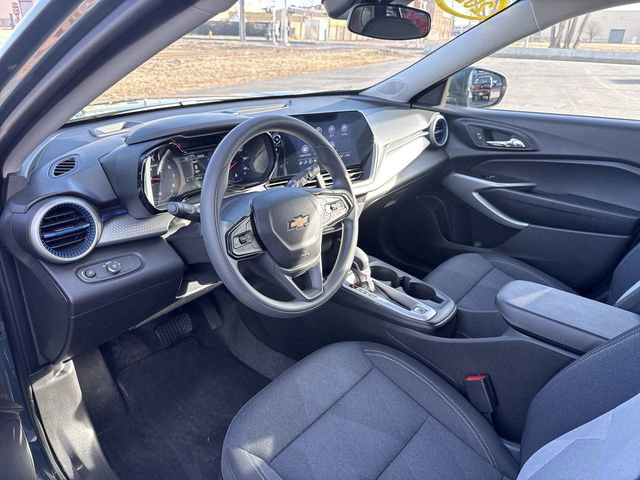Certified 2025 Chevrolet Trax LS image 10